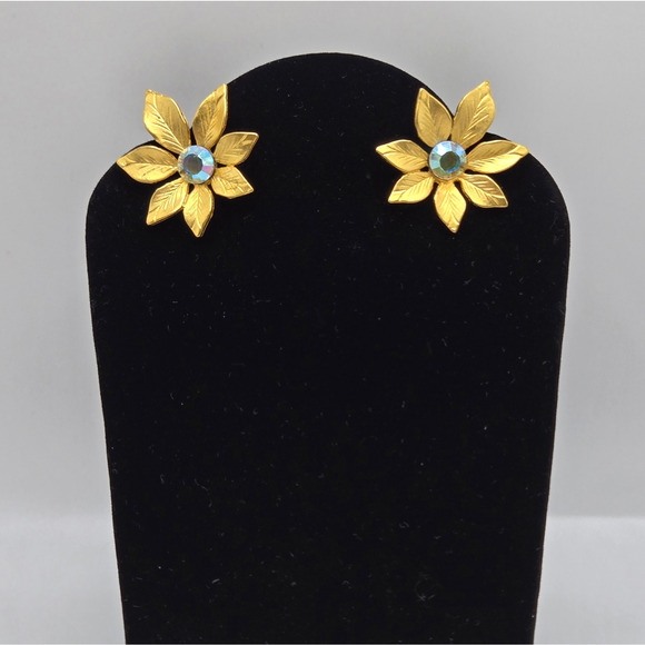 Vintage Flower Earrings Goldtone Clip Ons Classic Midcentury AB Rhinestone Twee - Picture 3 of 11